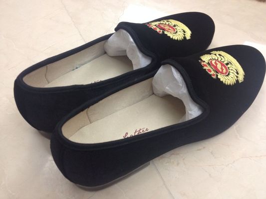 विभिन्न अवसरों पुरुष ब्राउन चमड़े Loafer जूते, मुकुट कढ़ाई मखमल चप्पल