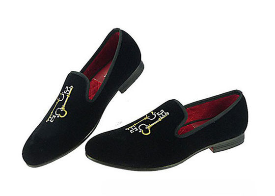 उच्च कारीगरी पुरुषों कढ़ाई loafers, टिकाऊ पुरुषों काले स्लिप पर जूते