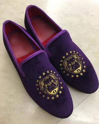 बैंगनी पुरुष मखमल स्लिप पर Loafers, पार्टी के लिए कढ़ाई पुरुष मखमल चप्पल