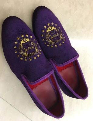 बैंगनी पुरुष मखमल स्लिप पर Loafers, पार्टी के लिए कढ़ाई पुरुष मखमल चप्पल